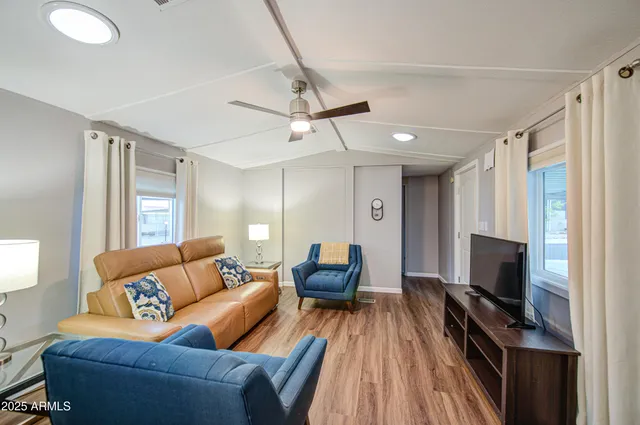 $120,000 | 2233 East Behrend Drive, Unit 142, Phoenix, AZ 85024