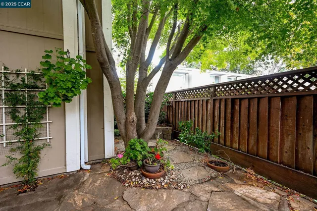 $685,000 | 300 Garden Creek Place, Danville, CA 94526