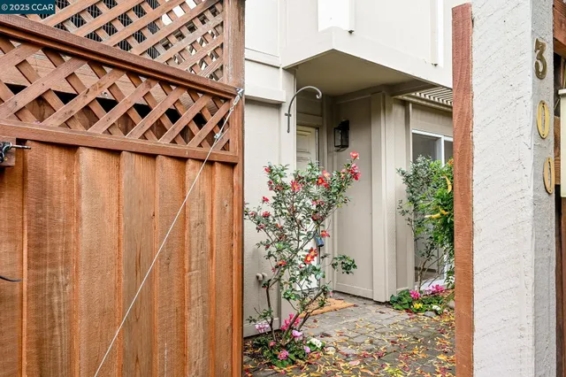 $685,000 | 300 Garden Creek Place, Danville, CA 94526