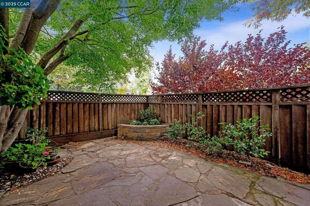 $685,000 | 300 Garden Creek Place, Danville, CA 94526