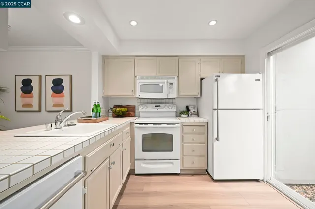 $685,000 | 300 Garden Creek Place, Danville, CA 94526