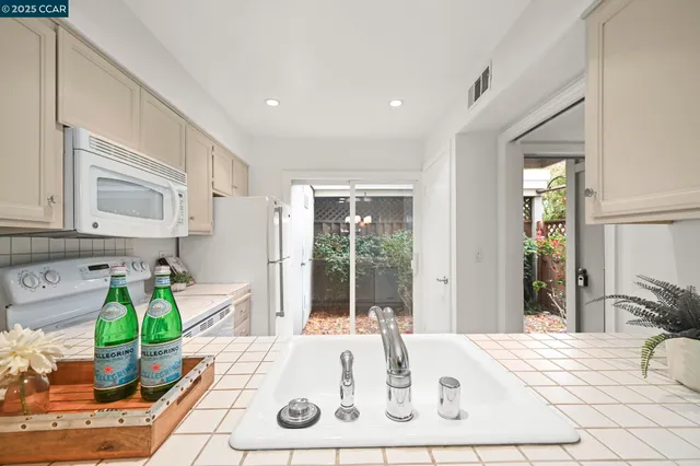 $685,000 | 300 Garden Creek Place, Danville, CA 94526