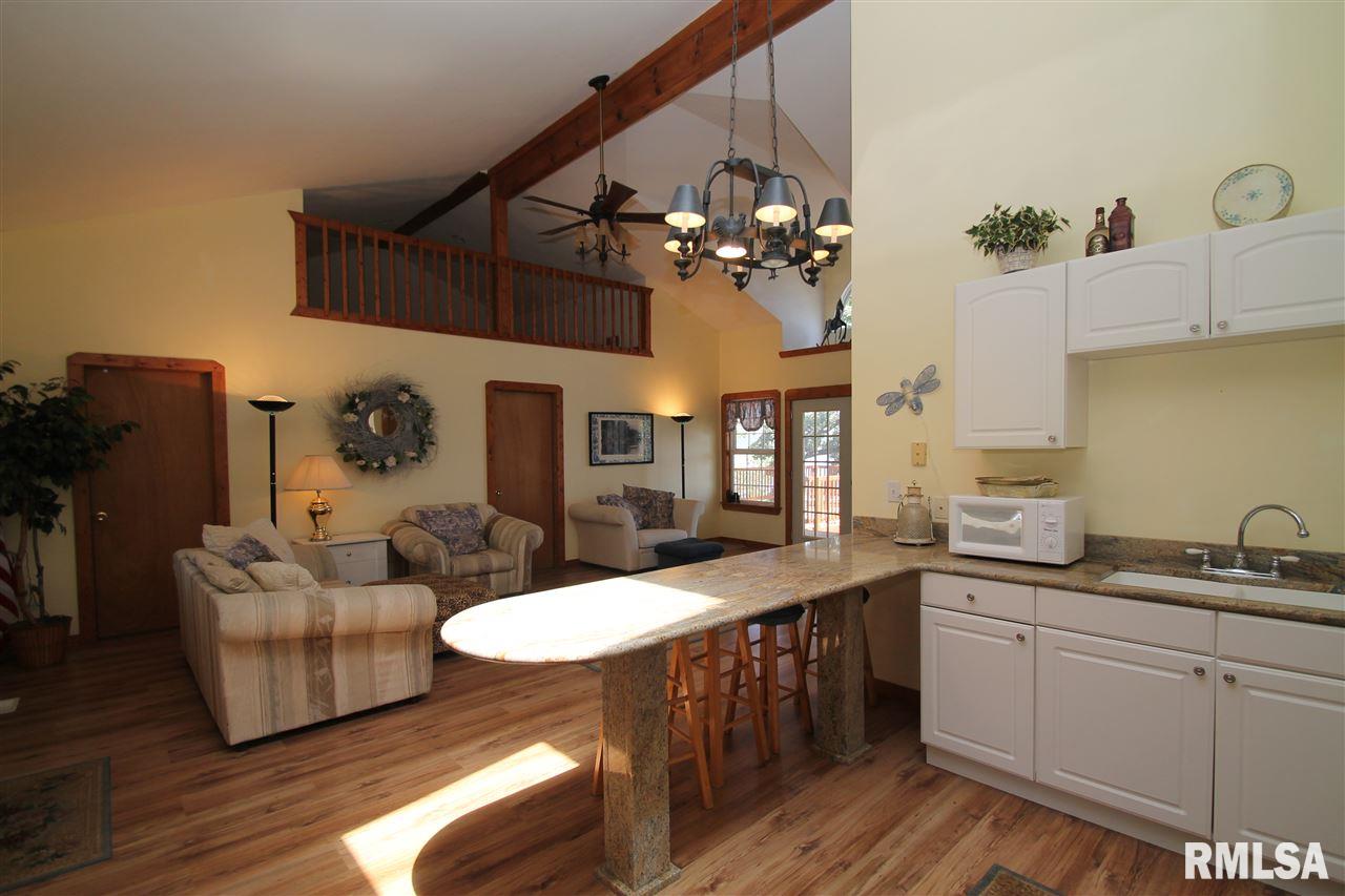 12008 North Riverview Road Chillicothe, IL 61523 - Photo 11 of 36 Gallery Image 11