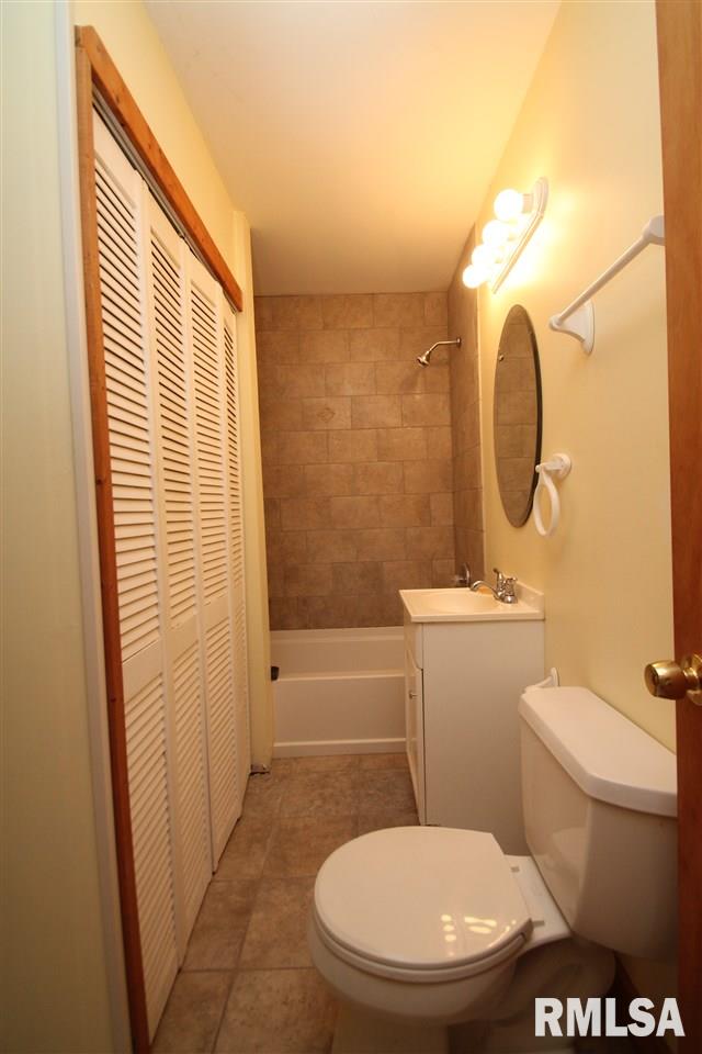 12008 North Riverview Road Chillicothe, IL 61523 - Photo 17 of 36 Gallery Image 17