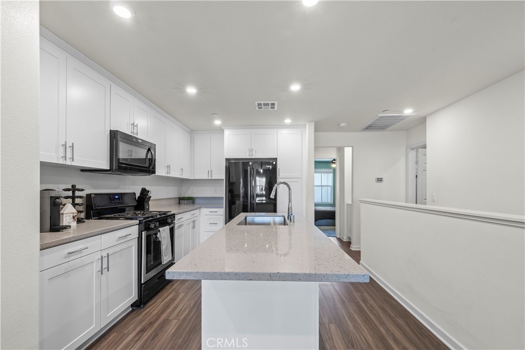 1037 West Clover Avenue Rialto, CA 92376 - Photo 9 of 30