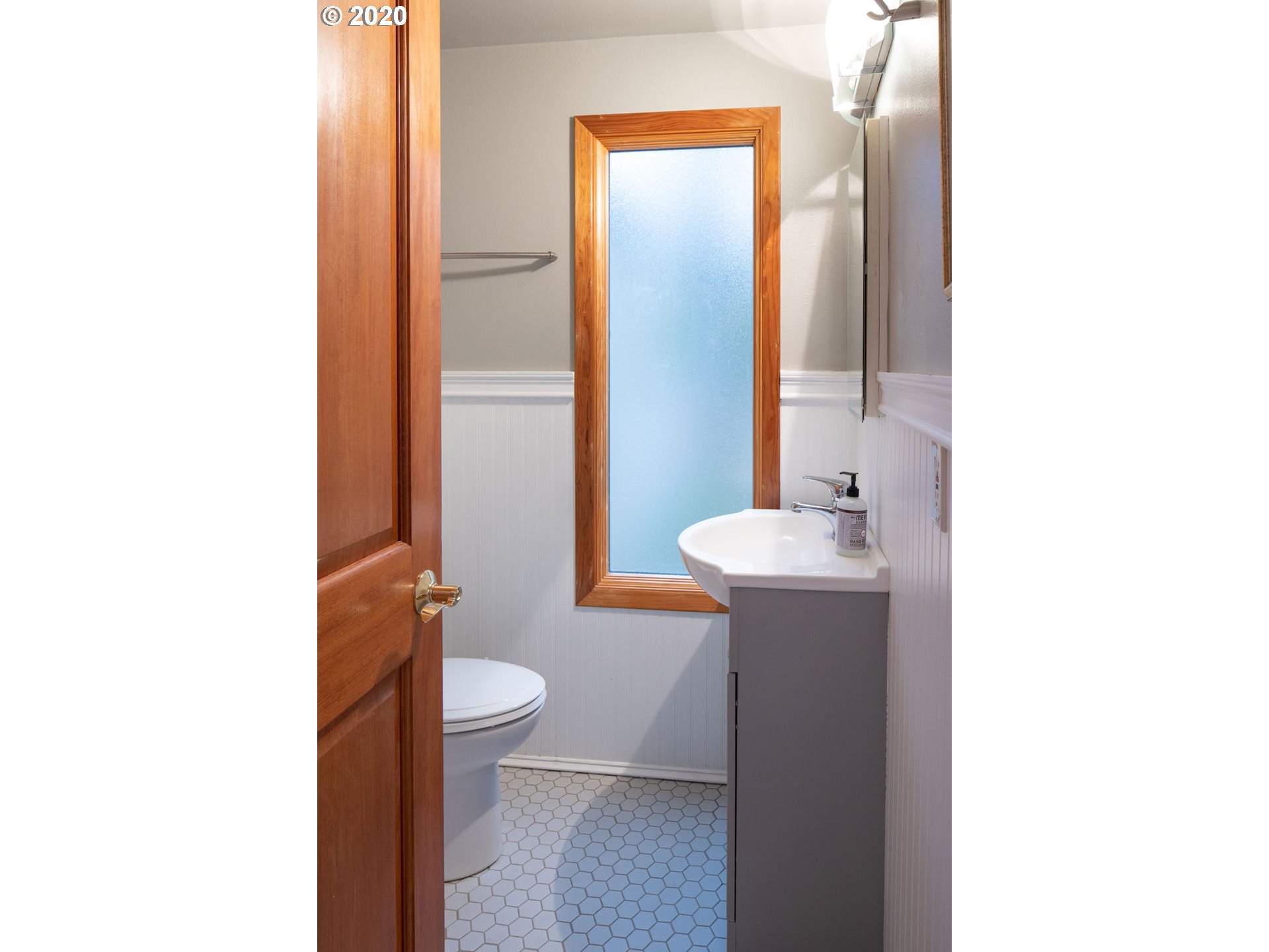 17297 Bryant Road Lake Oswego, OR 97035 - Photo 11 of 28 Gallery Image 11