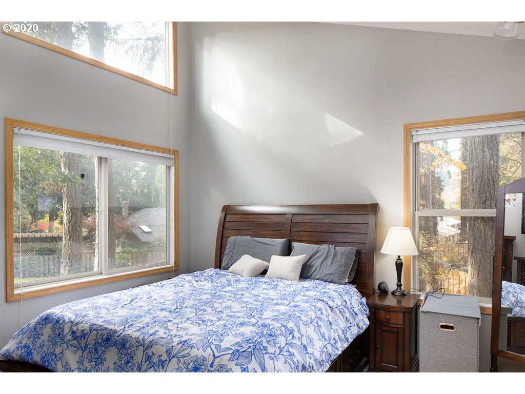 17297 Bryant Road Lake Oswego, OR 97035 - Photo 15 of 28 Gallery Image 15