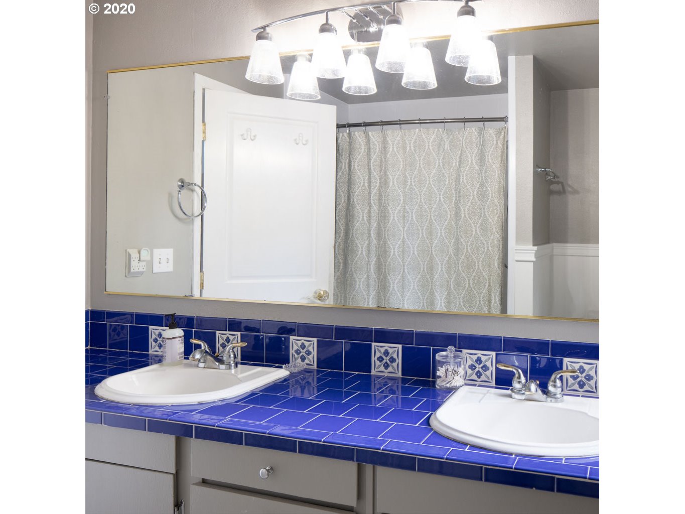 17297 Bryant Road Lake Oswego, OR 97035 - Photo 17 of 28 Gallery Image 17