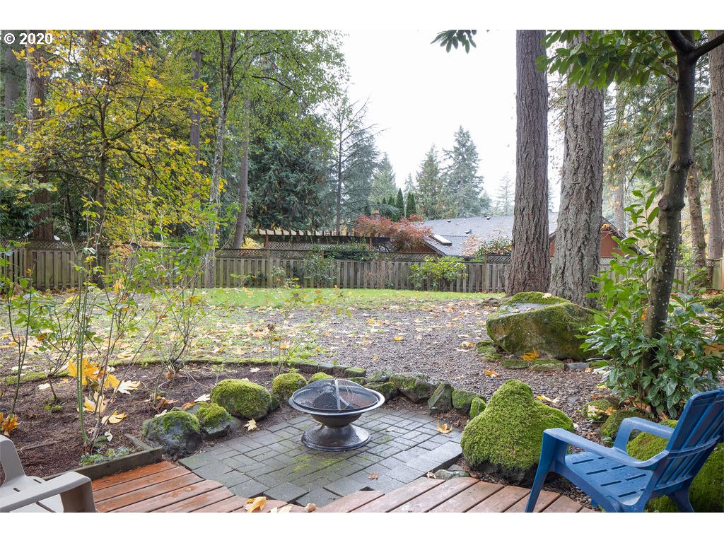 17297 Bryant Road Lake Oswego, OR 97035 - Photo 27 of 28 Gallery Image 27