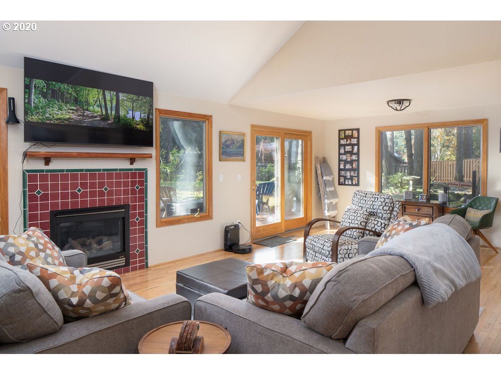 17297 Bryant Road Lake Oswego, OR 97035 - Photo 4 of 28 Gallery Image 4