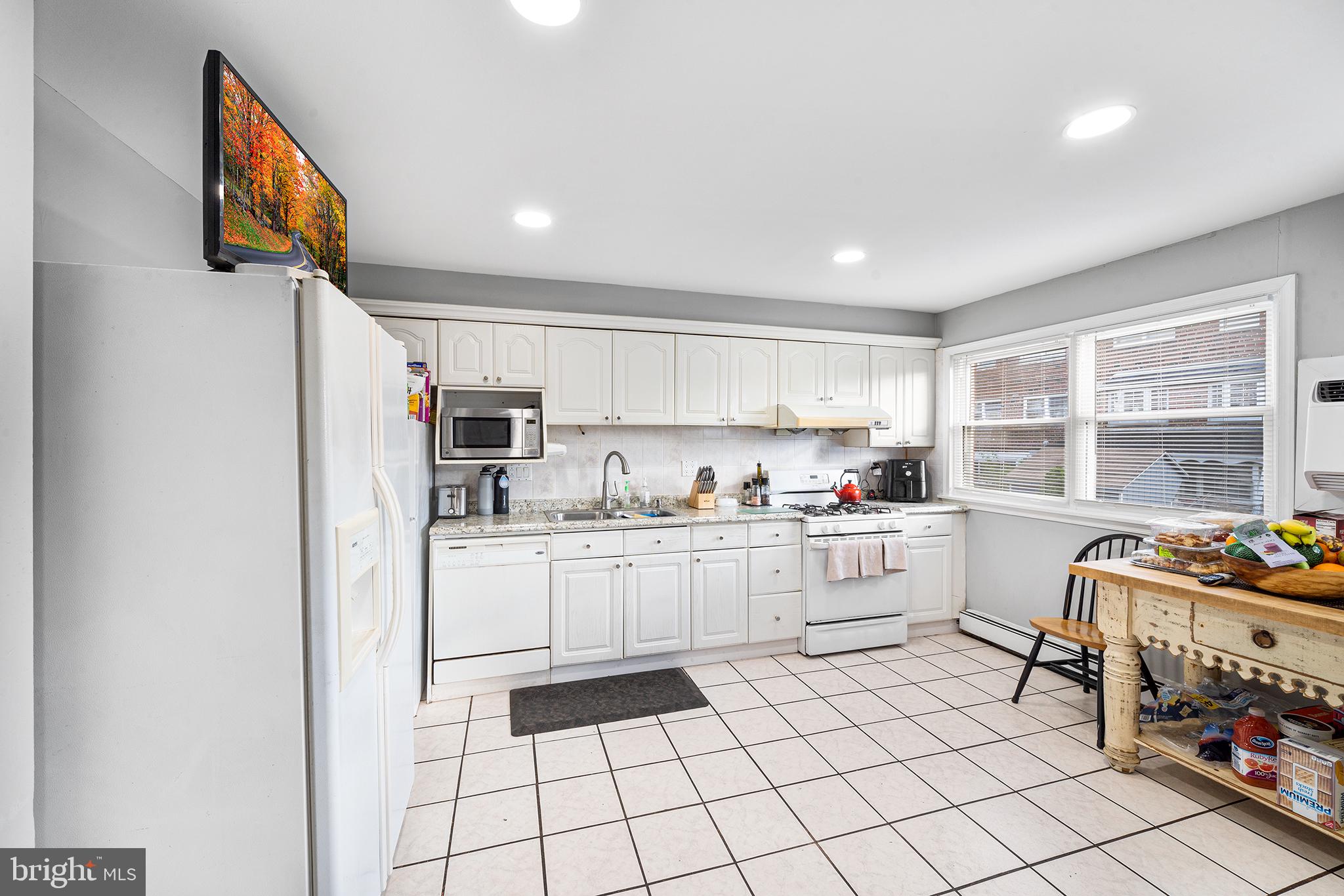 3528 Carey Road Philadelphia, PA 19154 - Photo 9 of 26