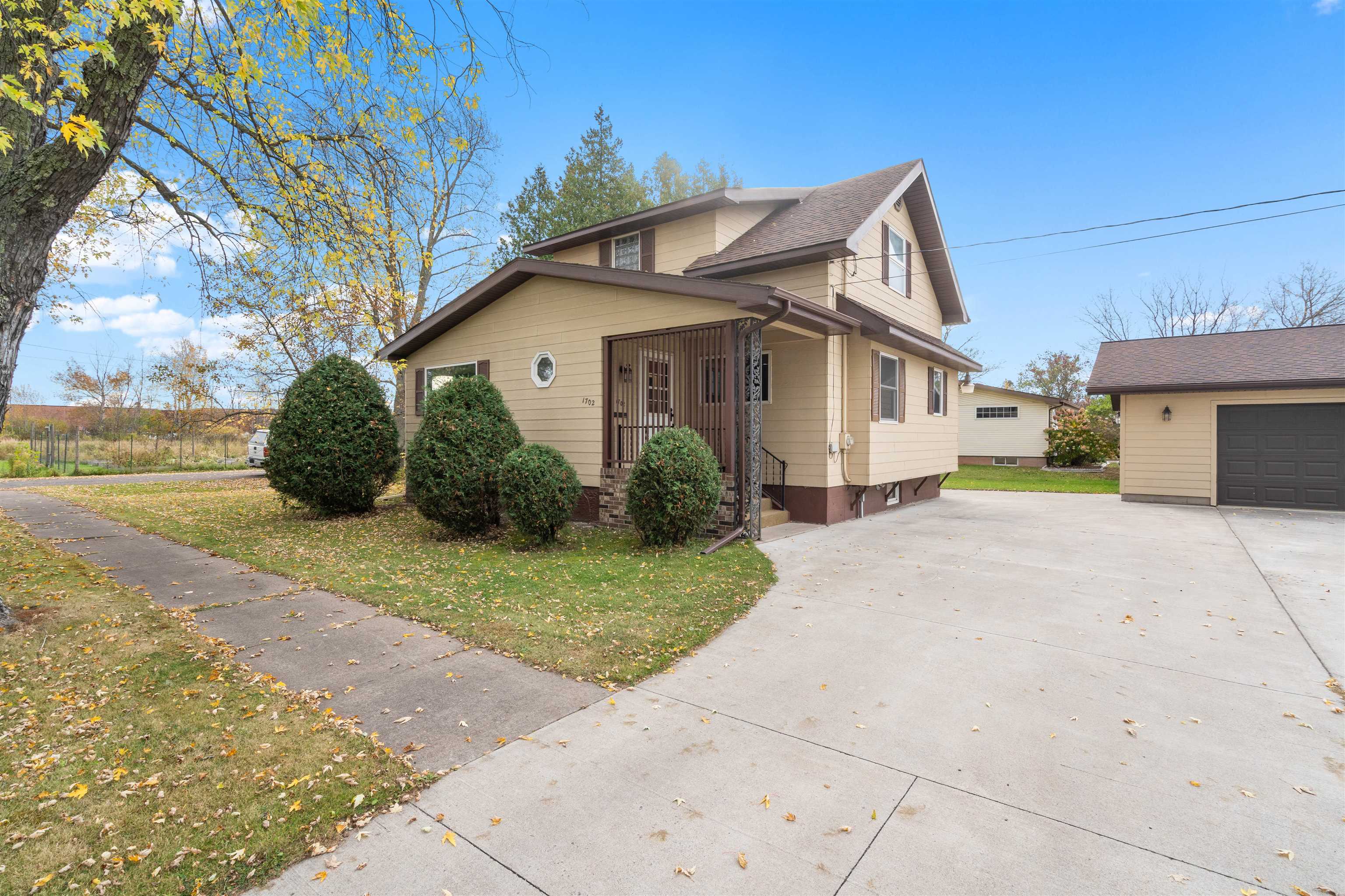 1702 North 60th Street Superior, WI 54880 - Photo 4 of 32