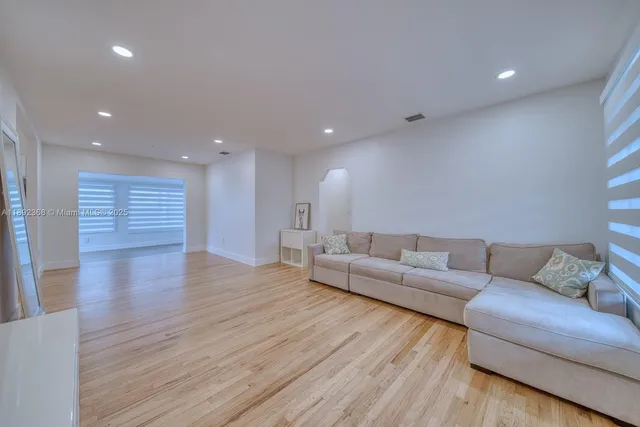 $674,995 | 511 Northwest 39th Avenue, Miami, FL 33126