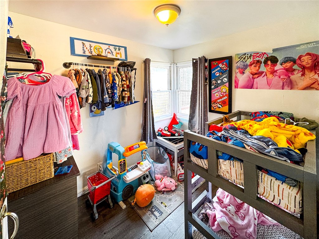 4908 Jillson Street Commerce, CA 90040 - Photo 11 of 17 Bonus room/Kid's room