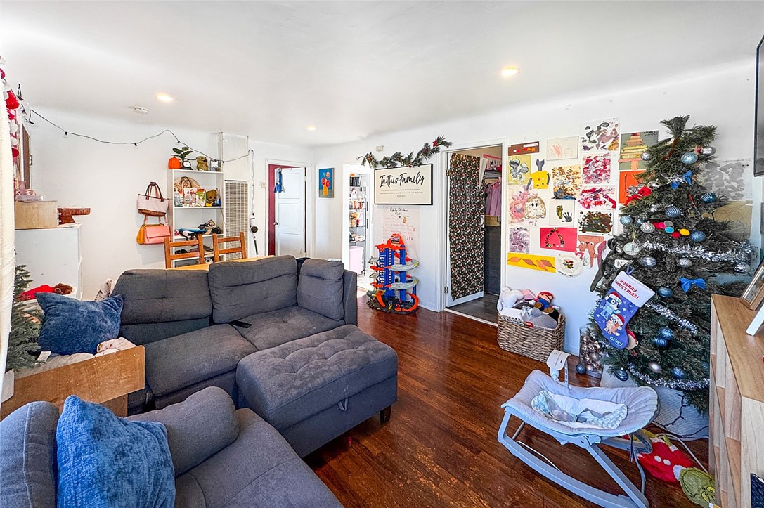 4908 Jillson Street Commerce, CA 90040 - Photo 4 of 17 Living room Area