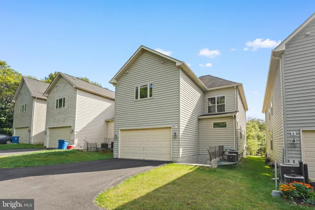 $734,000 | 23105 Roberts Tavern Drive, Clarksburg, MD 20871