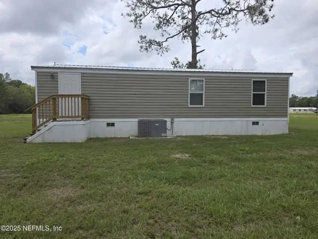 $1,550 | 19135 Northwest 49 Place, Starke, FL 32091