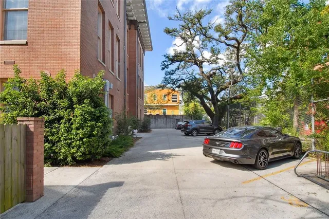 $2,100 | 3601 Camp Street, Unit 307, New Orleans, LA 70115