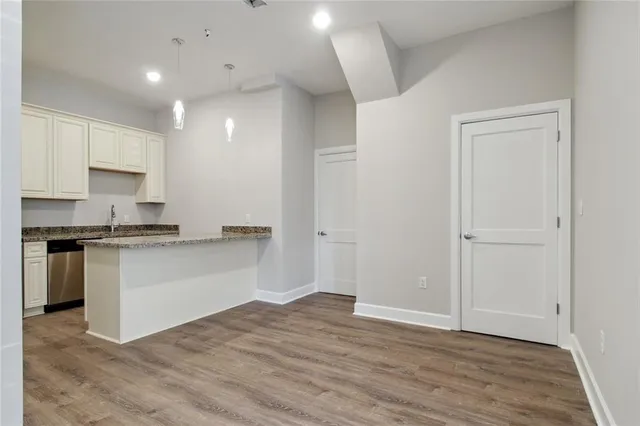 $2,100 | 3601 Camp Street, Unit 307, New Orleans, LA 70115