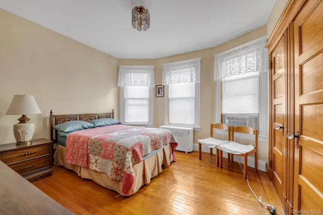 $750,000 | 104-47 89th Avenue | Richmond Hill