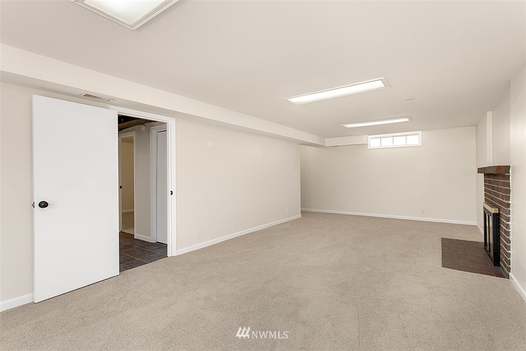 3116 Northeast 7th Street Renton, WA 98056 - Photo 14 of 19
