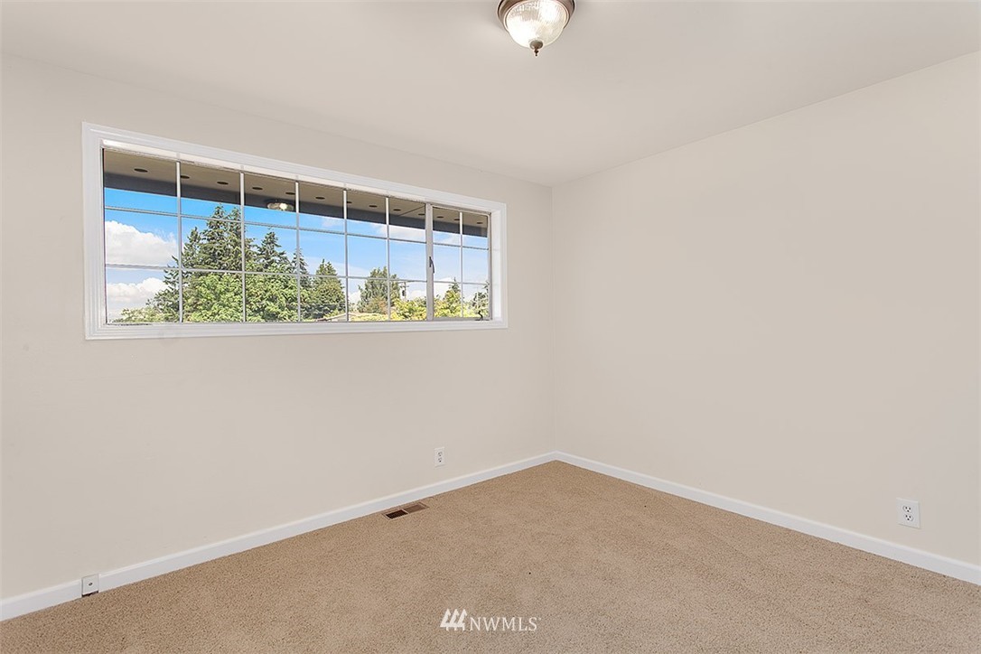 3116 Northeast 7th Street Renton, WA 98056 - Photo 8 of 19