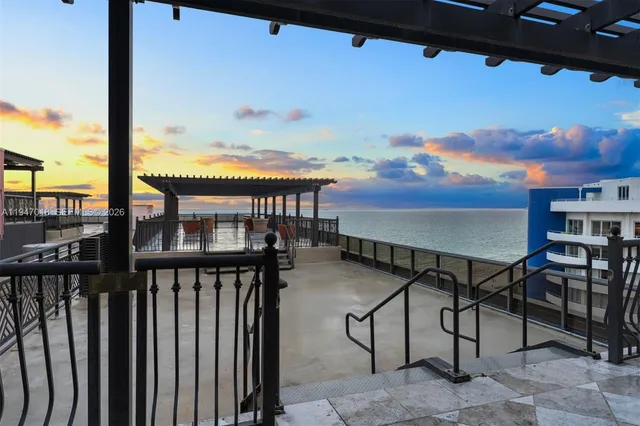 $9,900,000 | 5225 Collins Avenue, Unit PH8, Miami Beach, FL 33140