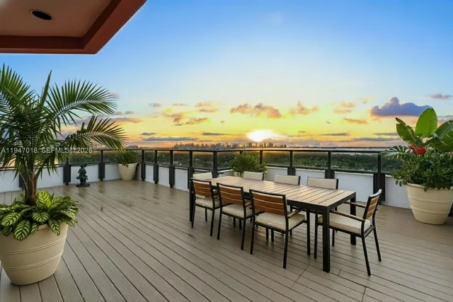 $9,900,000 | 5225 Collins Avenue, Unit PH8, Miami Beach, FL 33140