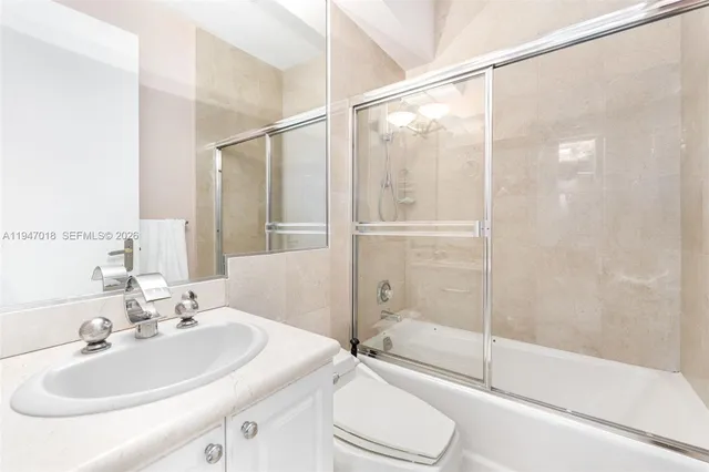 $9,900,000 | 5225 Collins Avenue, Unit PH8, Miami Beach, FL 33140