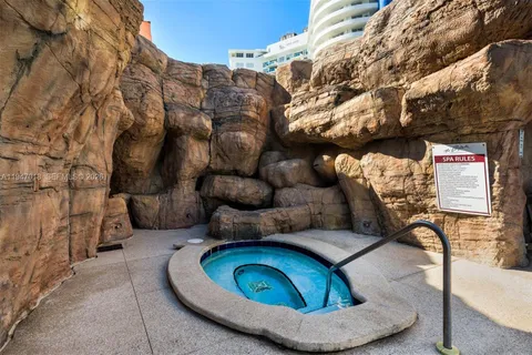 $9,900,000 | 5225 Collins Avenue, Unit PH8, Miami Beach, FL 33140