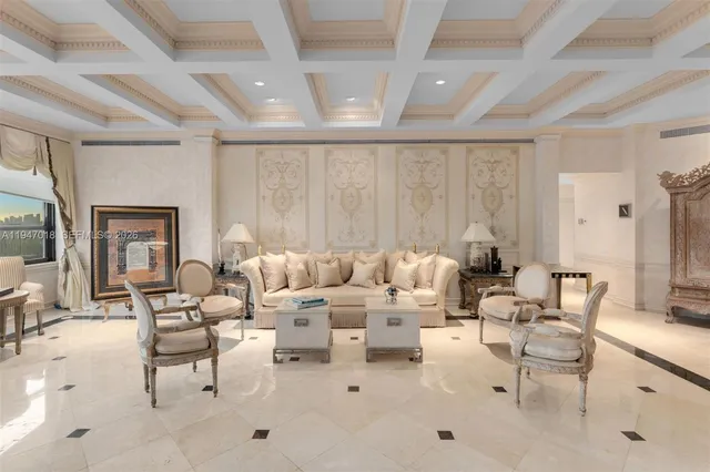 $9,900,000 | 5225 Collins Avenue, Unit PH8, Miami Beach, FL 33140