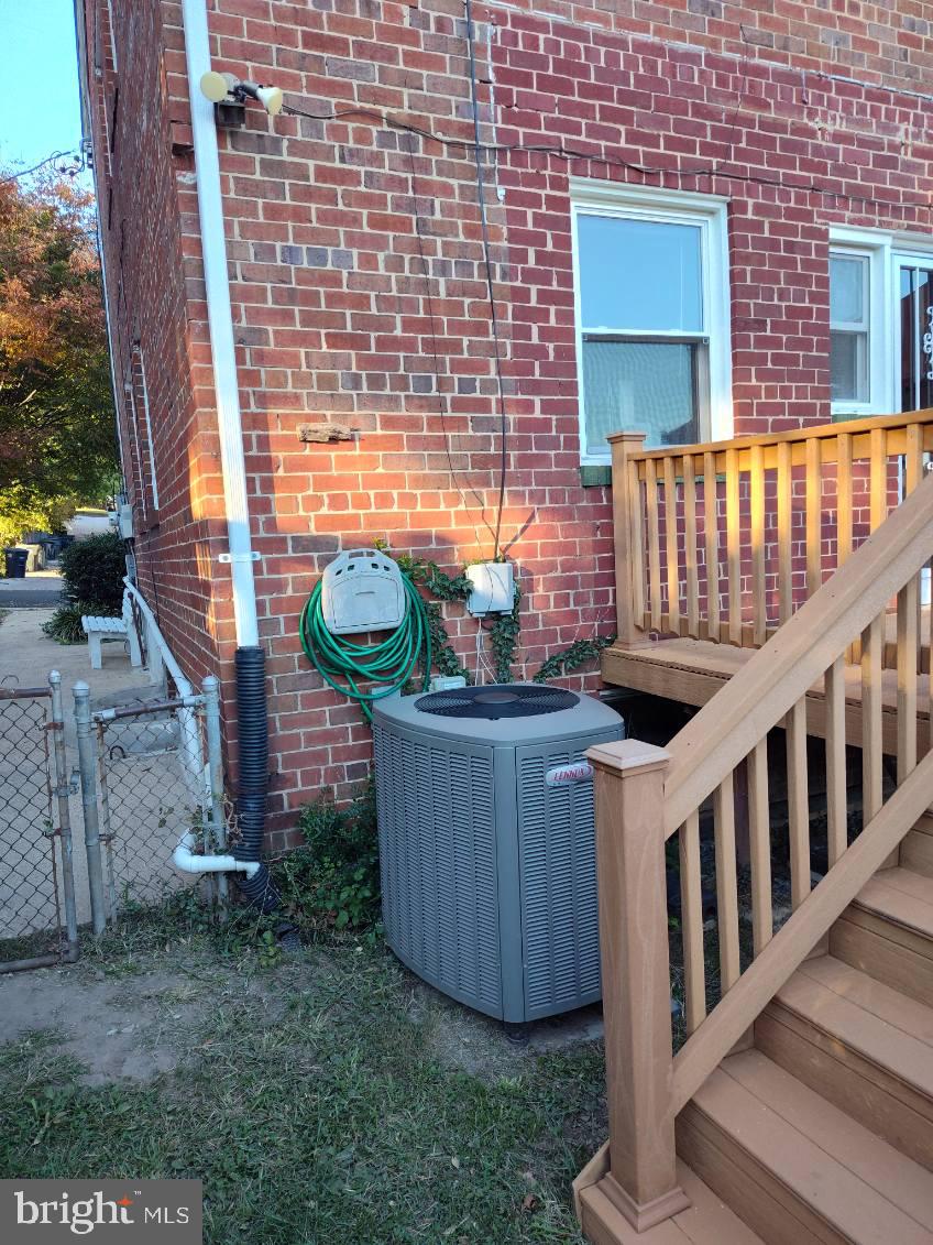 313 Nicholson Street Northeast Washington, DC 20011 - Photo 39 of 43