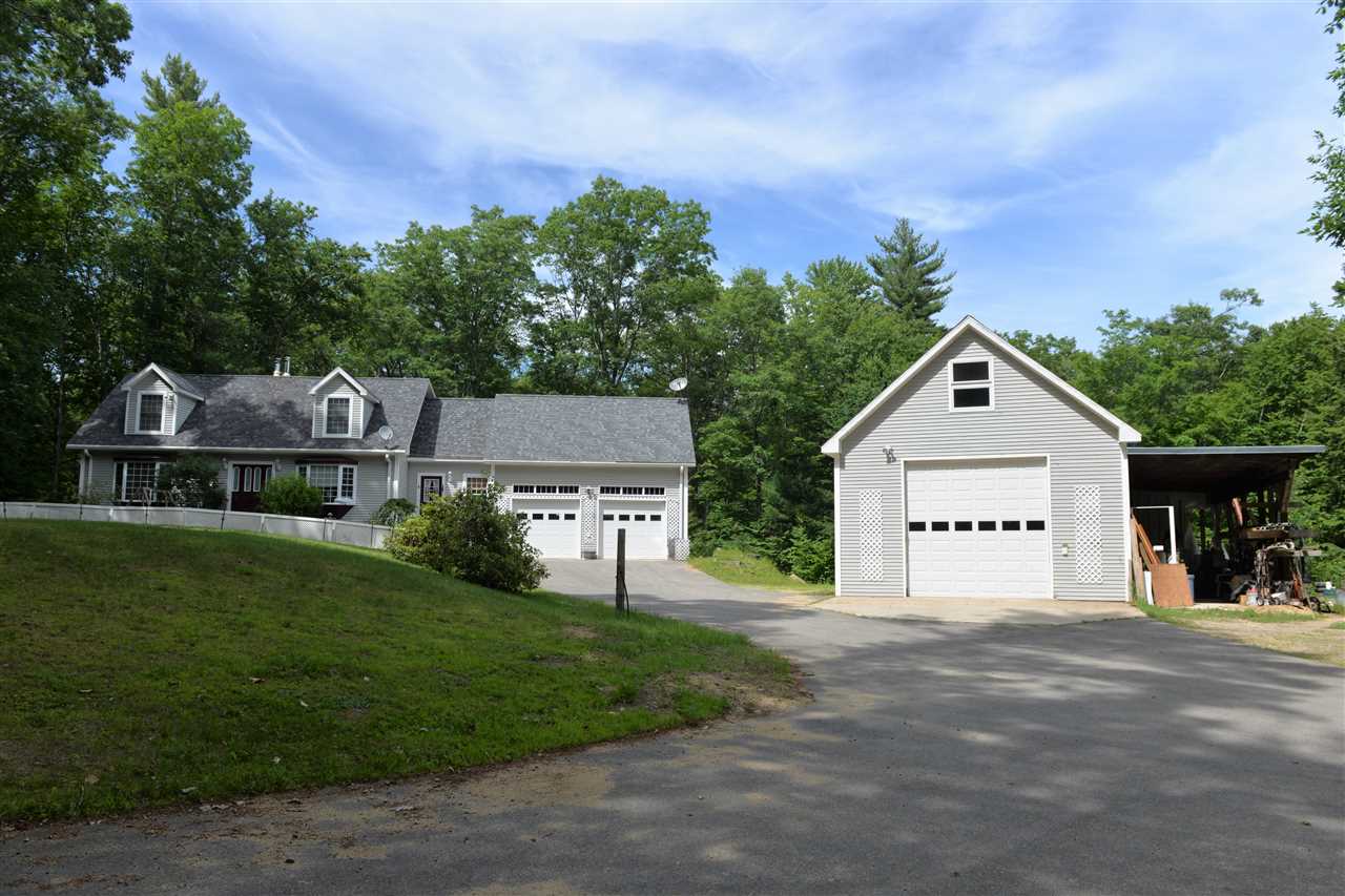 5 Stratton Lane Raymond, NH 03077 - Photo 2 of 40