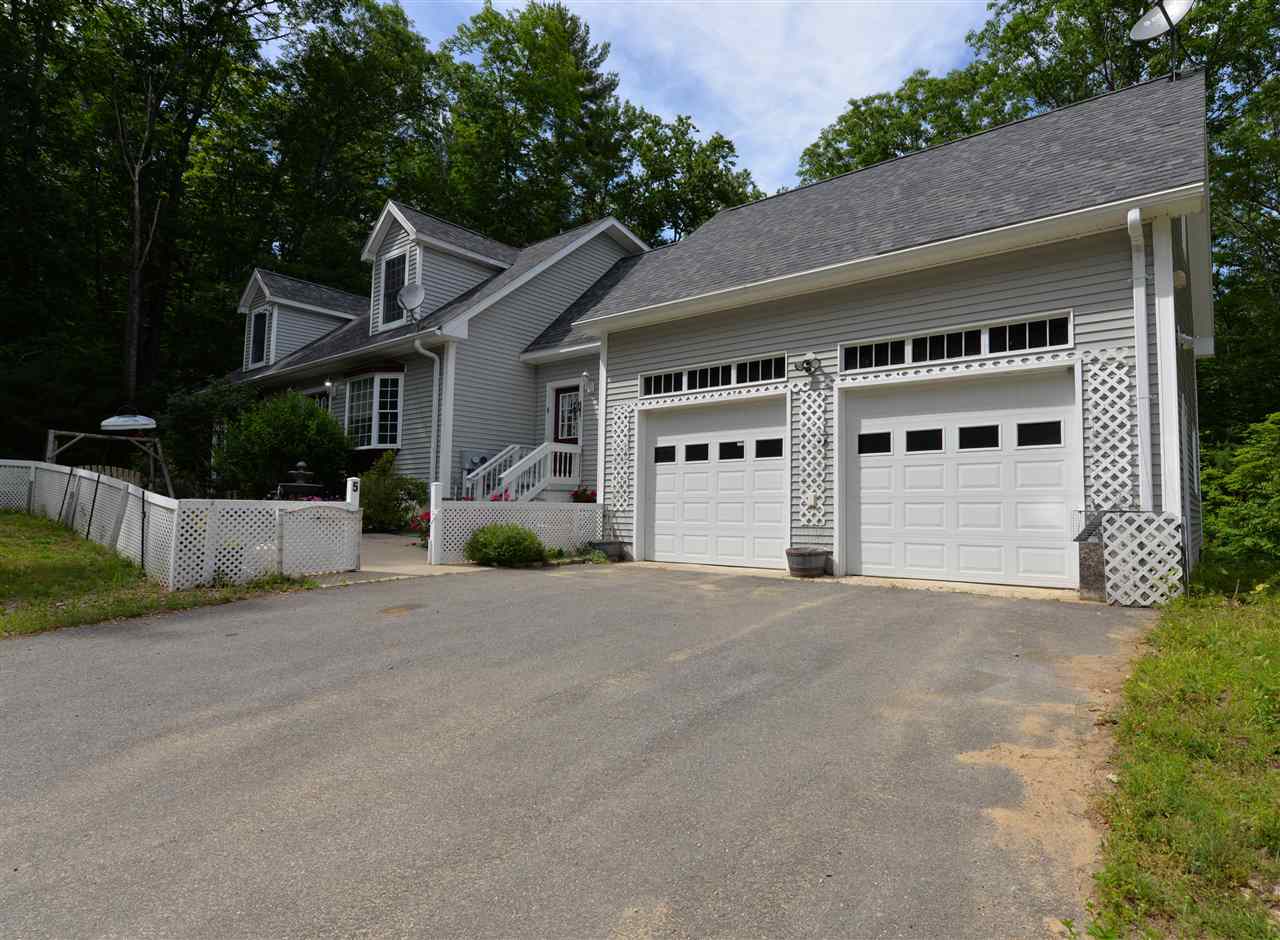 5 Stratton Lane Raymond, NH 03077 - Photo 3 of 40