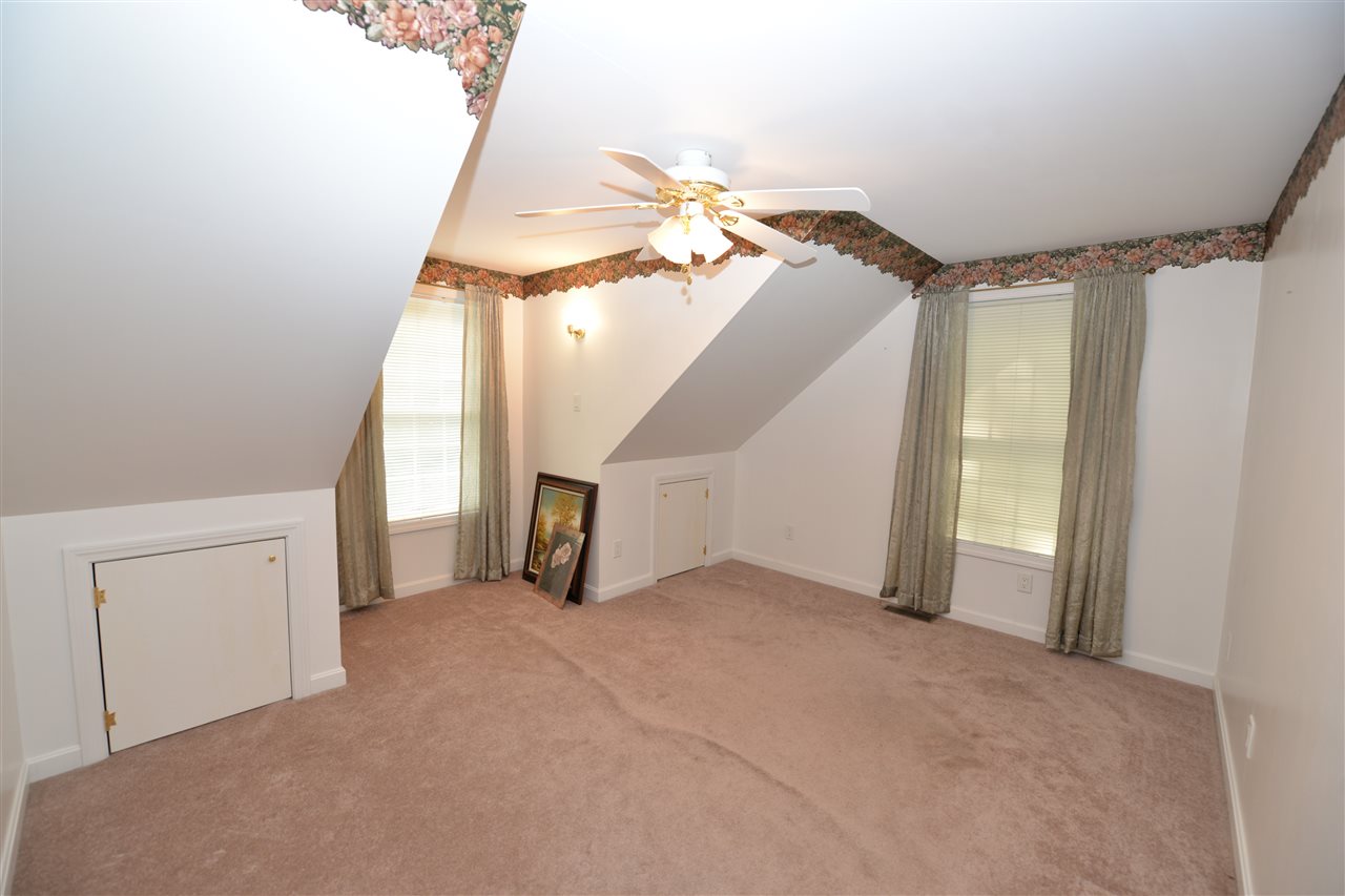 5 Stratton Lane Raymond, NH 03077 - Photo 27 of 40