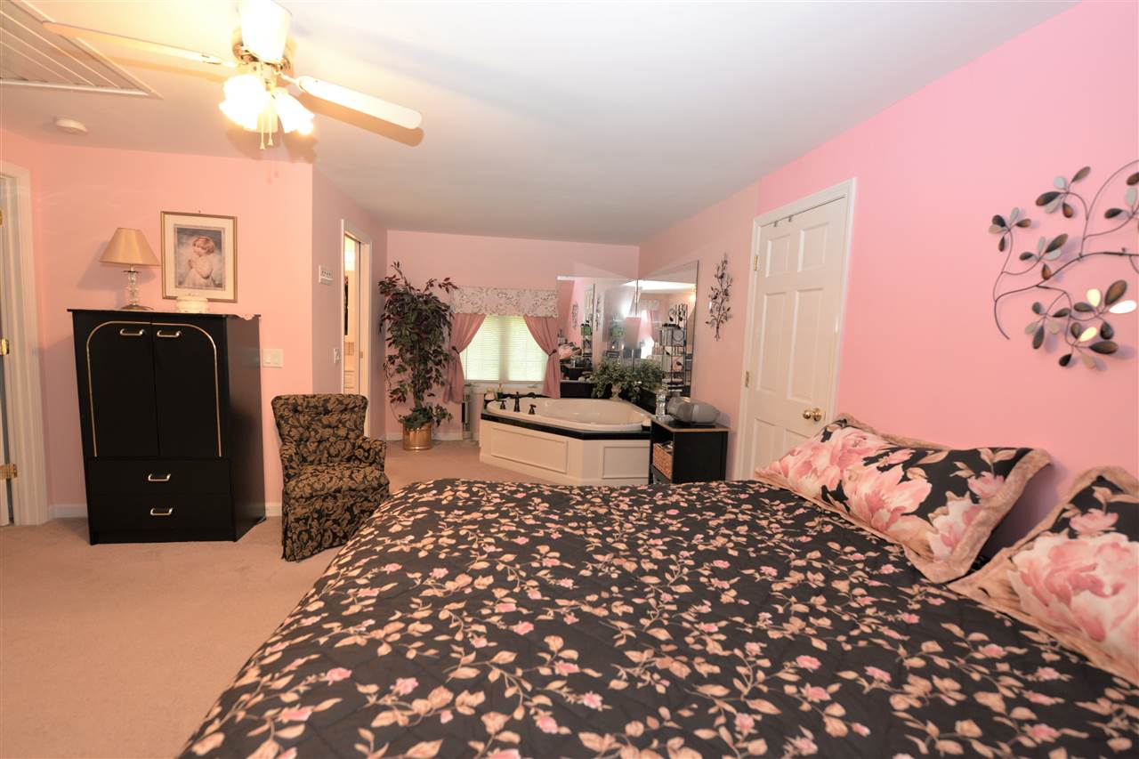 5 Stratton Lane Raymond, NH 03077 - Photo 33 of 40