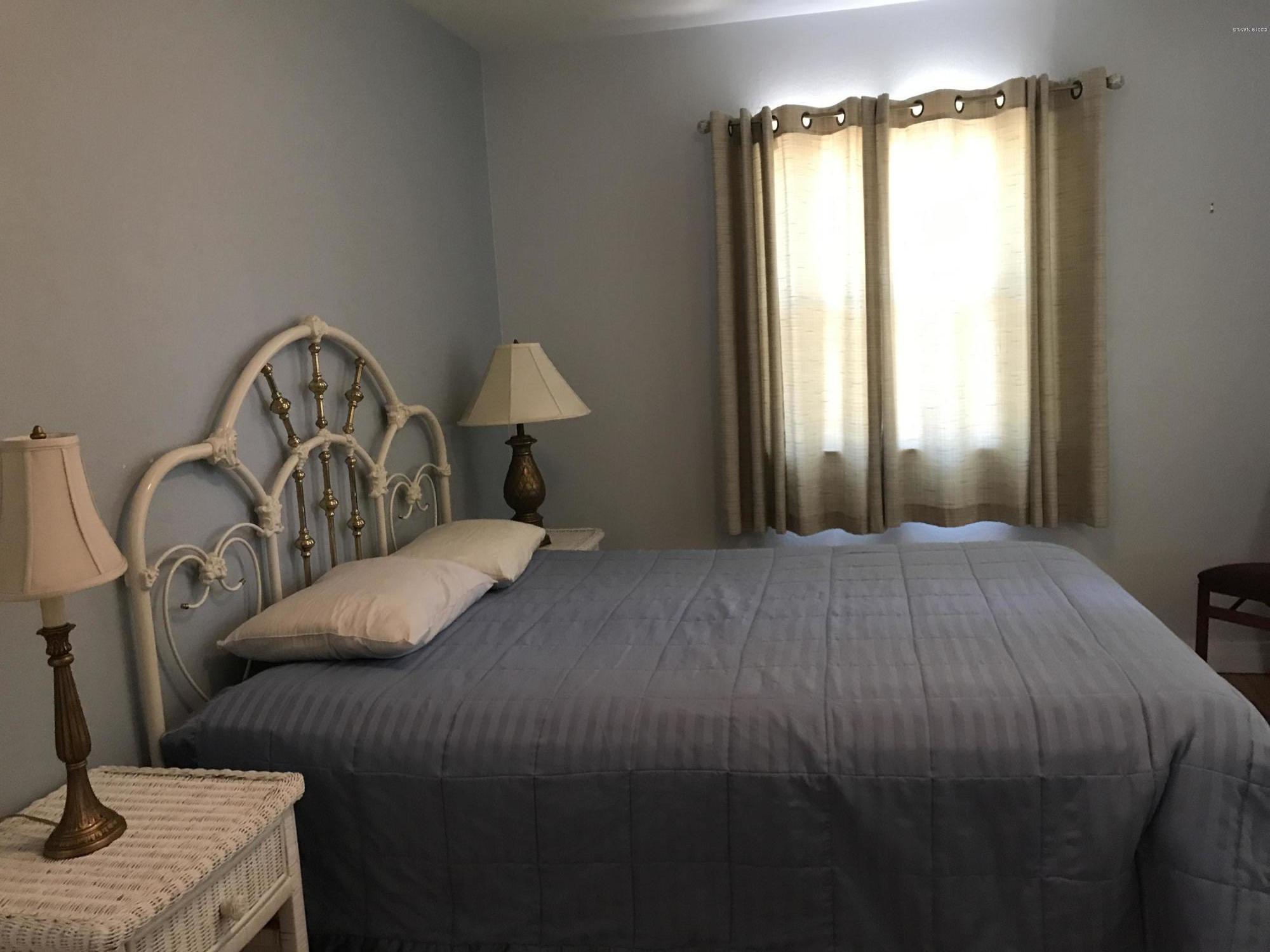 13295 King John Road Parks, AZ 86018 - Photo 11 of 18 Larger Bedroom