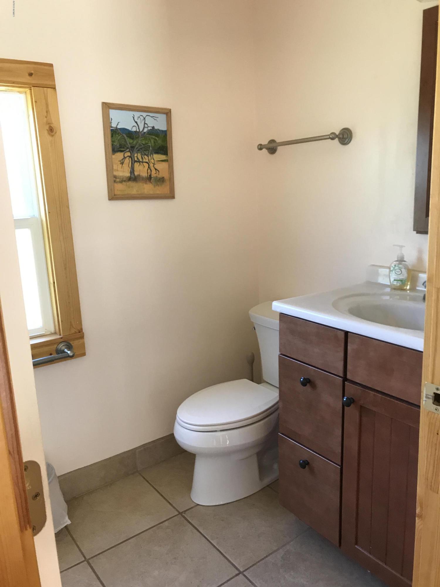 13295 King John Road Parks, AZ 86018 - Photo 15 of 18 Second Bathroom