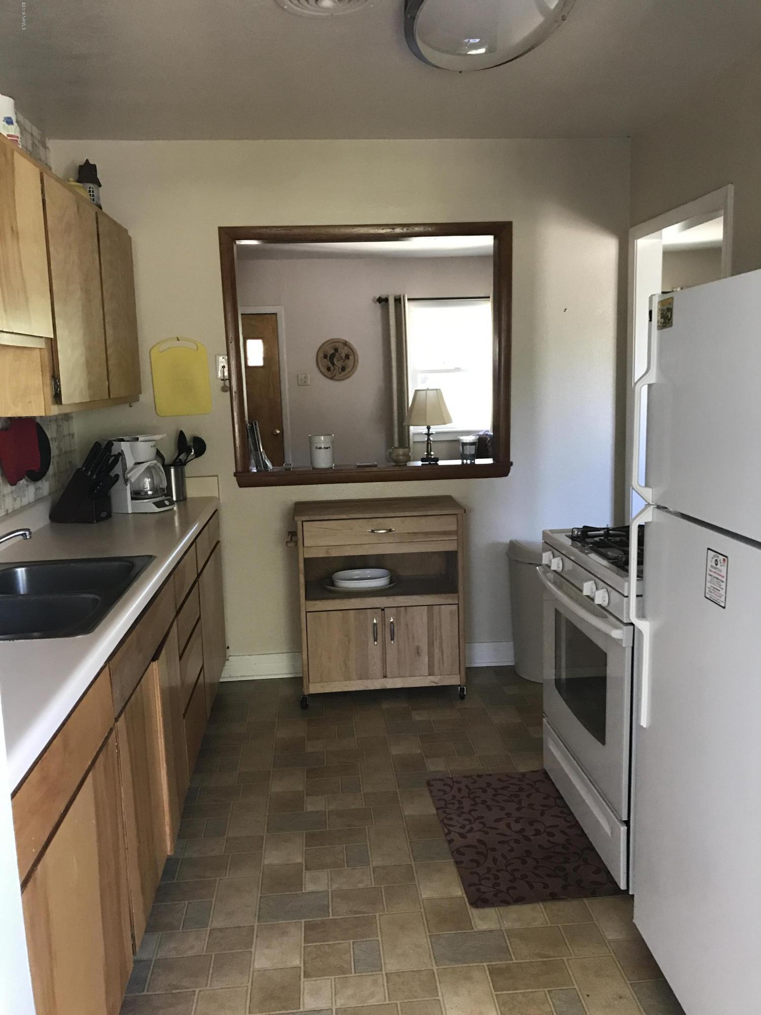 13295 King John Road Parks, AZ 86018 - Photo 7 of 18 Galley Kitchen