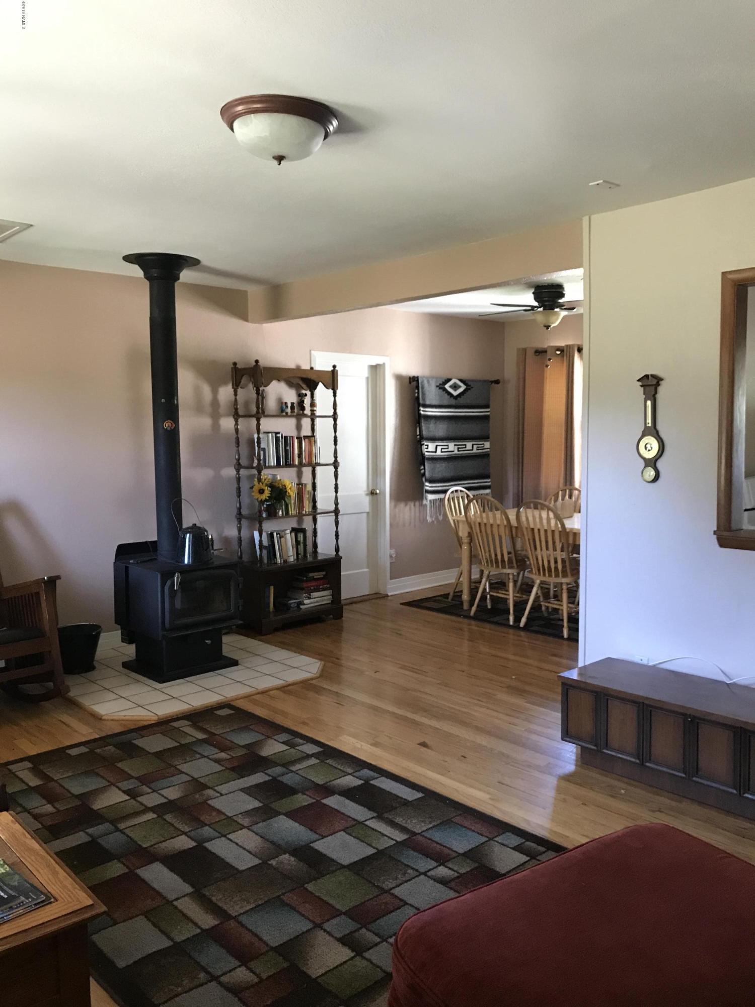 13295 King John Road Parks, AZ 86018 - Photo 9 of 18 Living Room