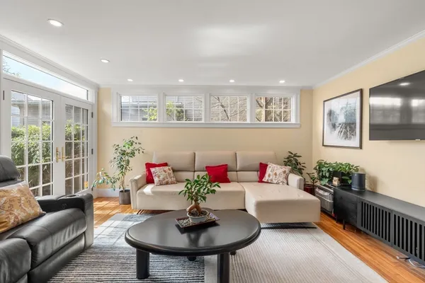 $2,590,000 | 83 Fuller Street, Unit 2, Brookline, MA 02446