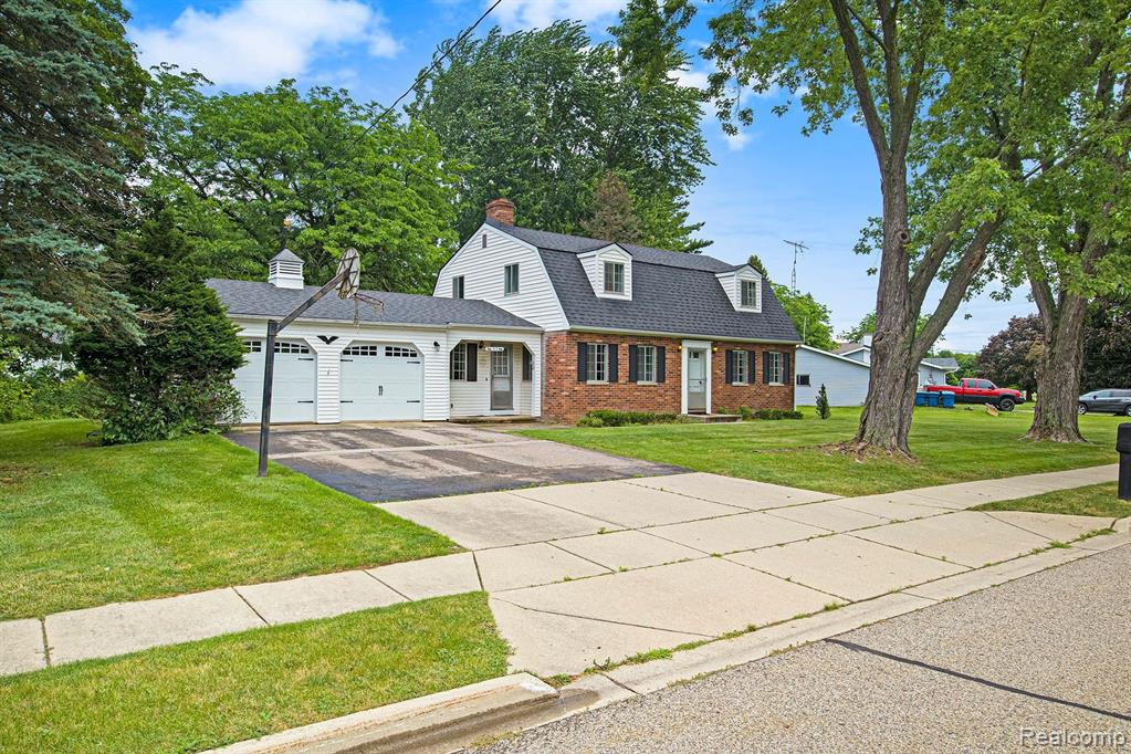 513 Riverside Drive Linden, MI 48451 - Photo 3 of 30