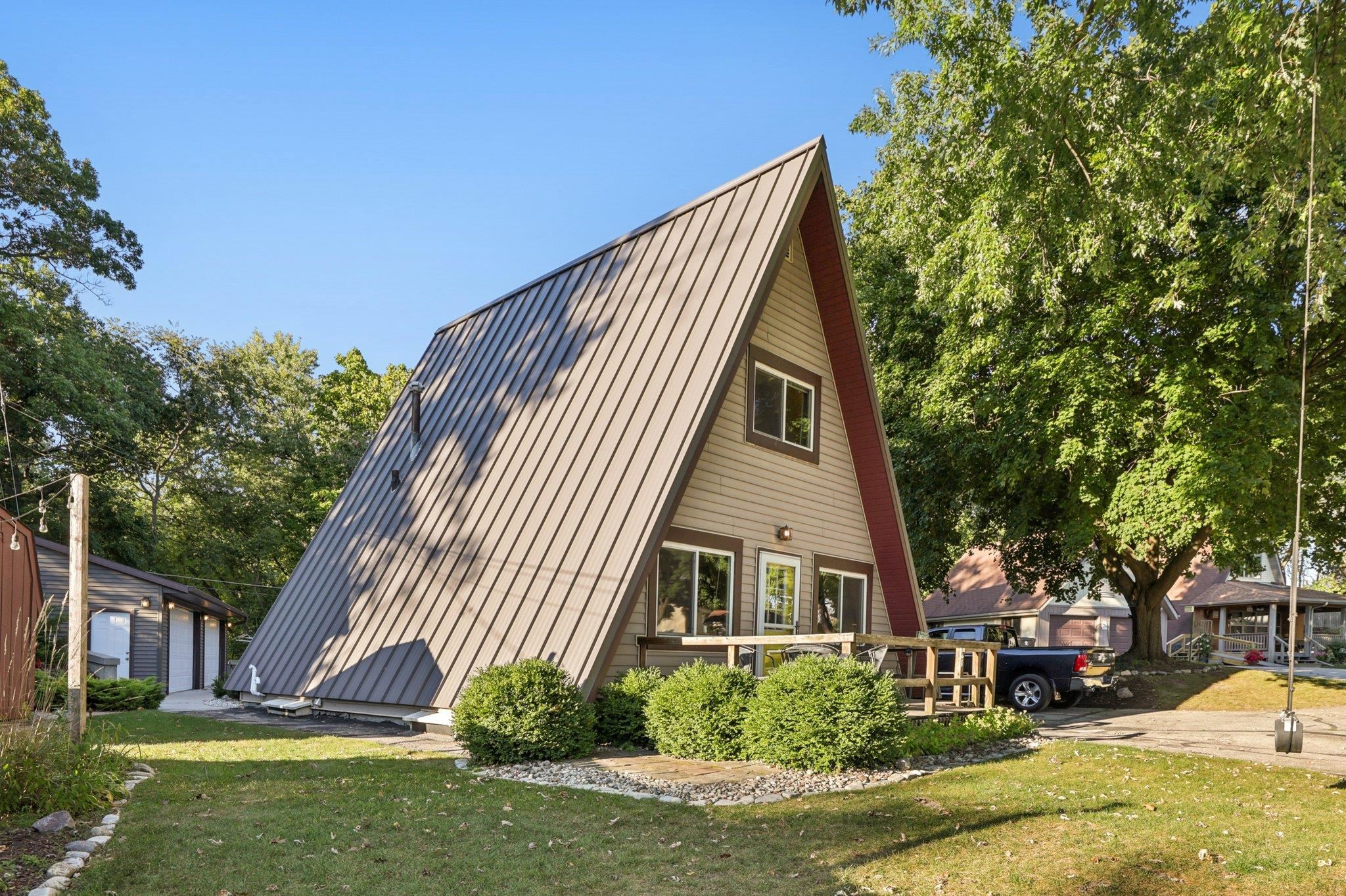 W9380 Ripley Road Cambridge, WI 53523 - Photo 2 of 53