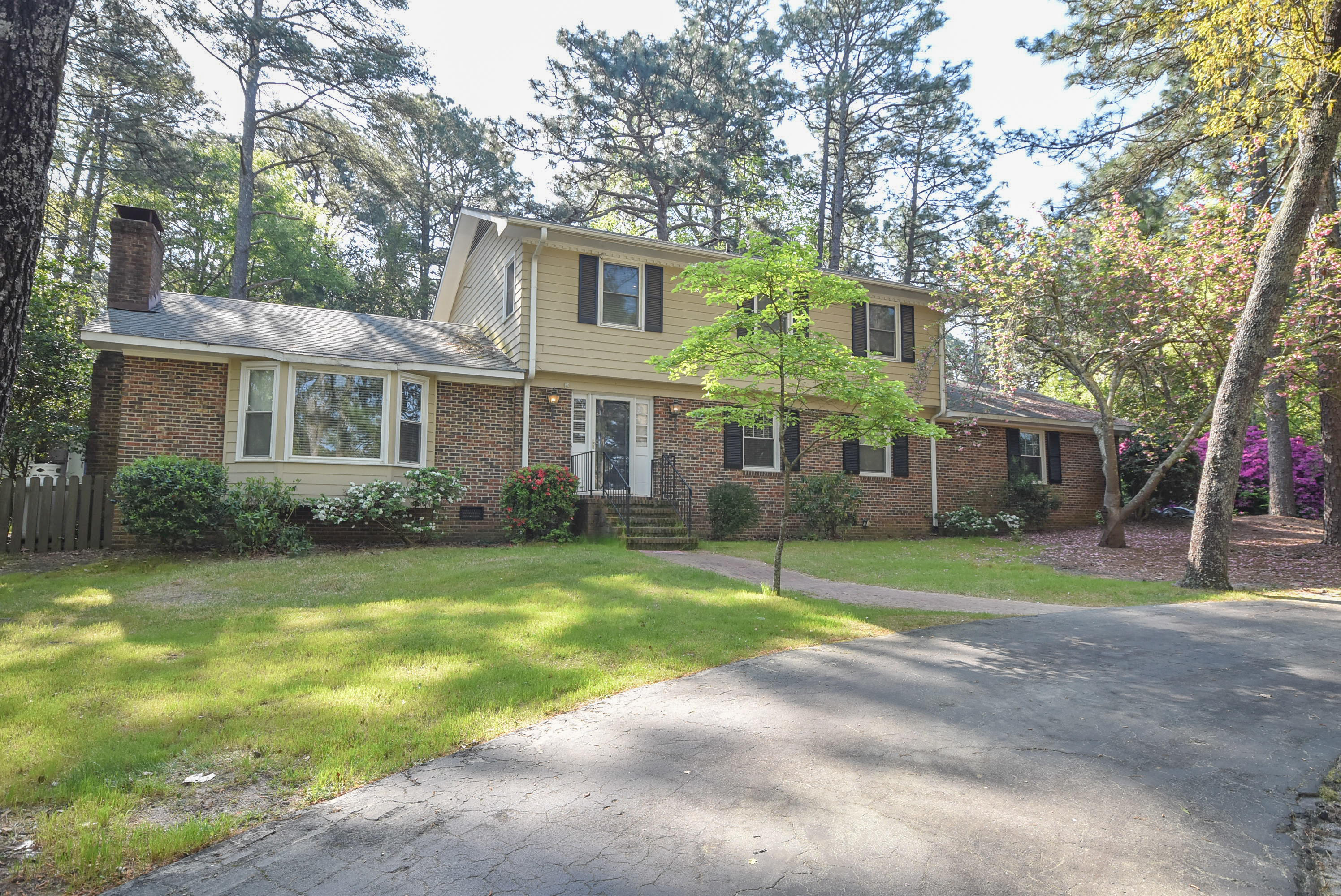 715 Barber Road Southern Pines, NC 28387 - Photo 2 of 17 Curved Drive