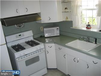 604 Newlin Road Springfield, PA 19064 - Photo 4 of 8 Kitchen