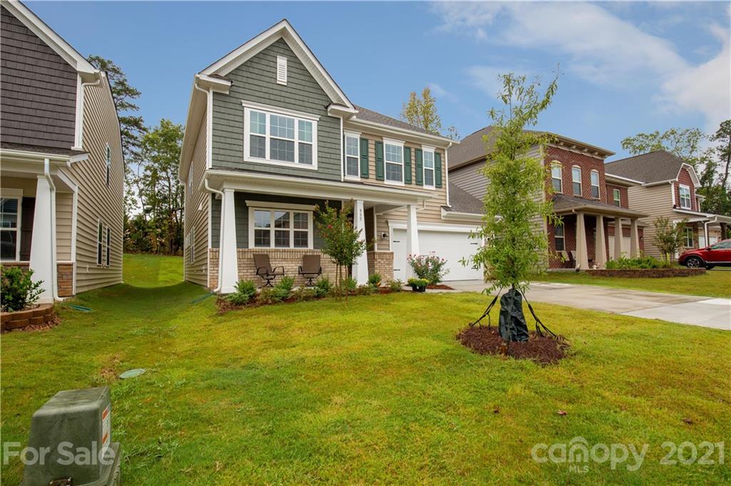 935 Wood Apple Lane Fort Mill, SC 29708 - Photo 3 of 26 Gallery Image 3
