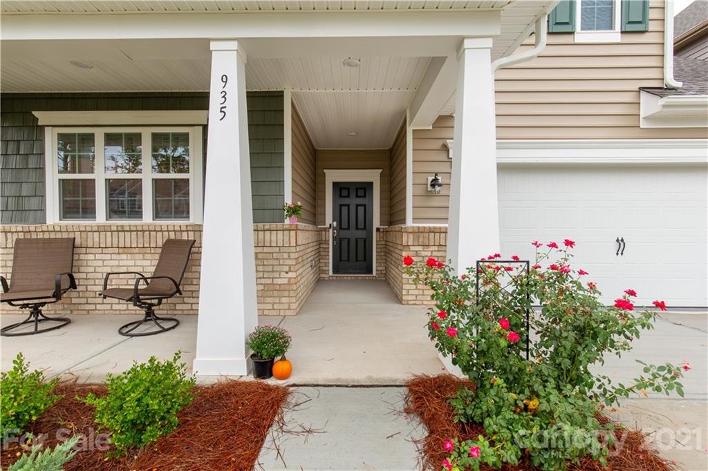 935 Wood Apple Lane Fort Mill, SC 29708 - Photo 4 of 26 Gallery Image 4