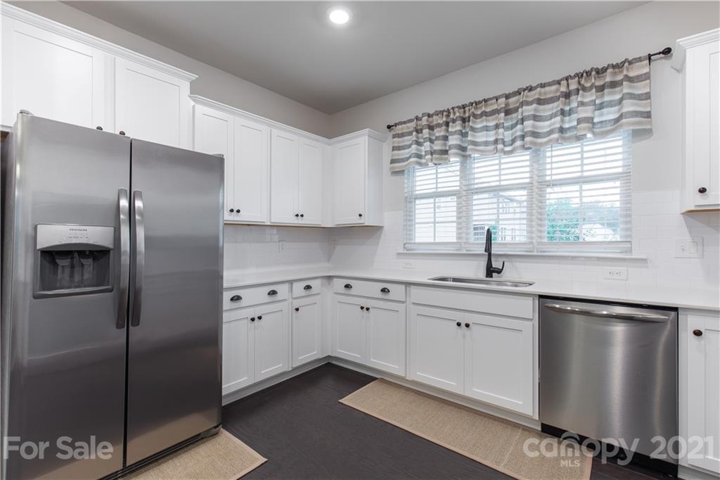 935 Wood Apple Lane Fort Mill, SC 29708 - Photo 8 of 26 Gallery Image 8