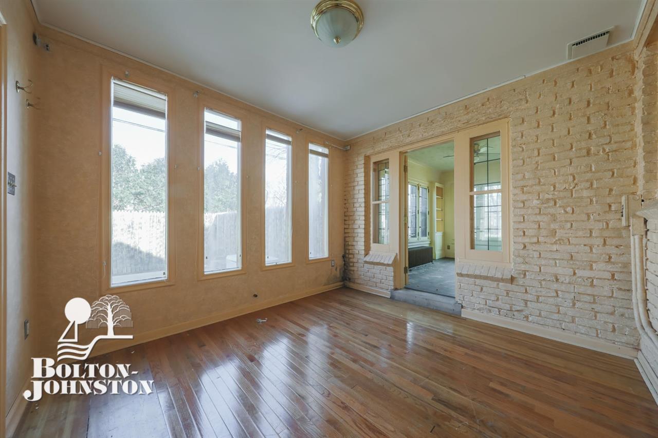 1175 Bishop Road Grosse Pointe, MI 48230 - Photo 21 of 53 31373555-20.JPG
