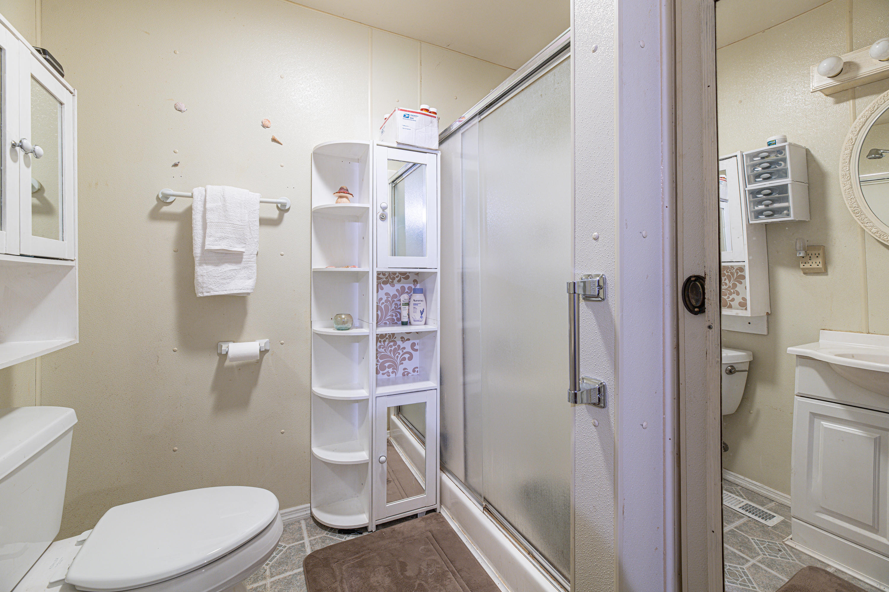 2908 Shipe Road Mascot, TN 37806 - Photo 14 of 25 Master Bathroom